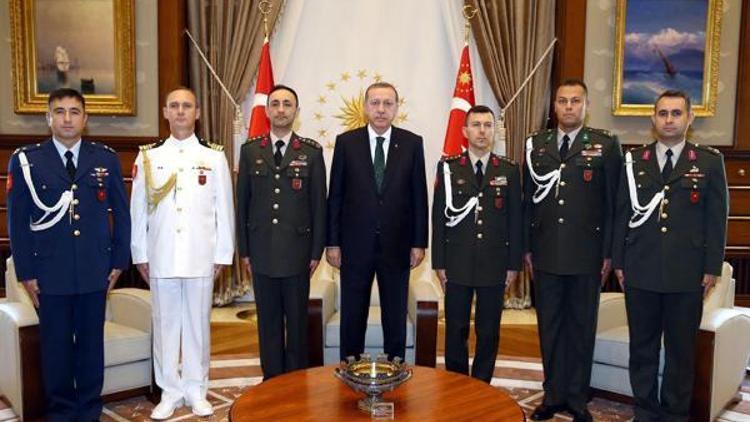 Cumhurbaşkanı Erdoğanın havacı yaveri Antalyada yakalandı (2) - Yeniden