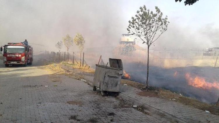 Suriye sınırındaki mayınlı bölgede yangın