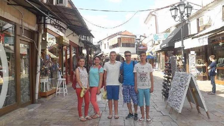 Foçalı başarılı öğrencilere Balkan gezisi