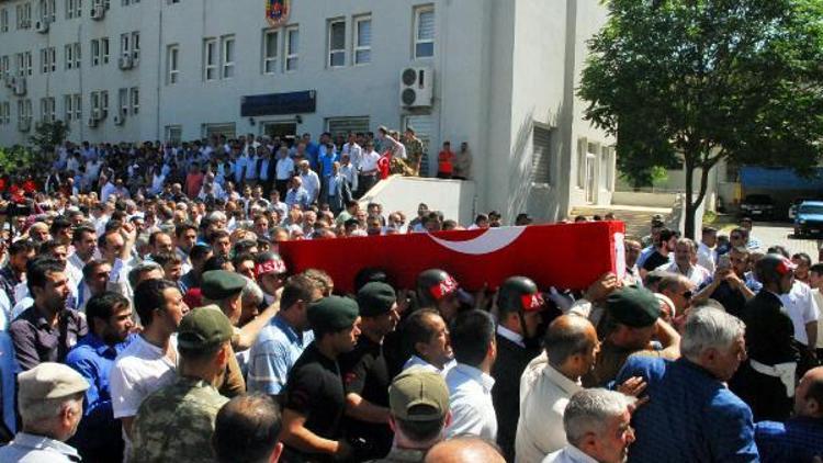 Siirtte şehit olan köy korucusu törenle uğurlandı