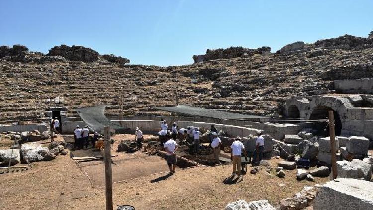 Antik tiyatro özgün kimliğine kavuşuyor