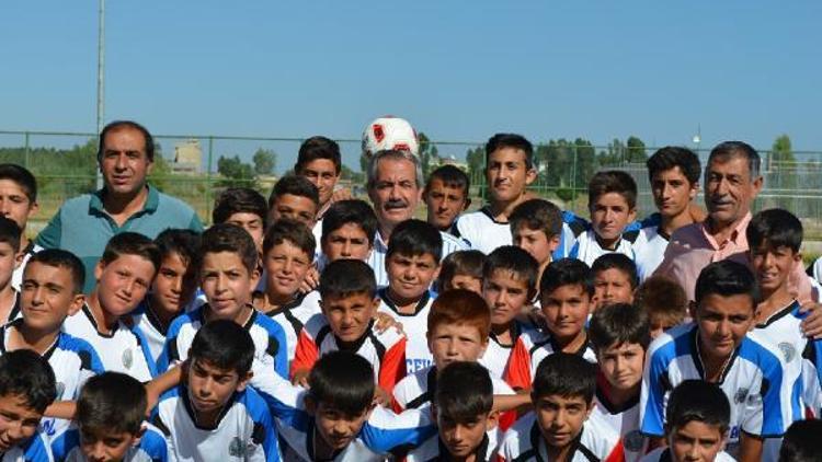 Adilcevaz’da çocuklara yaz dönemi futbol eğitimi