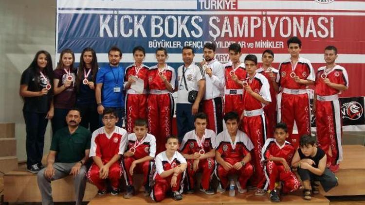 Polisgücü Kick Boks’ta madalya ya doymuyor