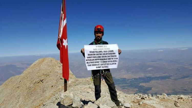 Demirkazık Dağında darbe girişimini protesto ettiler