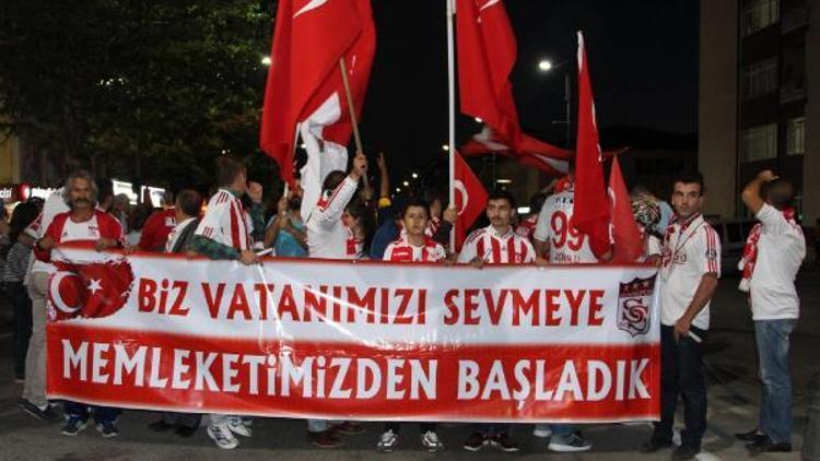 Sivasspor taraftarı demokrasi için yürüdü