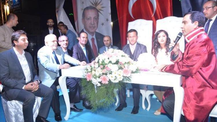 Kırşehir’de demokrasi nöbetinde evlendiler