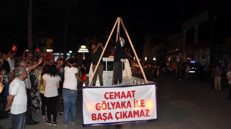 Düzcede Fethullah Gülenin maketi asılıp yakıldı