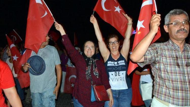 Fethiyede darbe girişimi protesto edildi