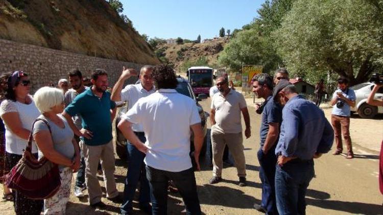 Munzur Vadisinde festivalcilerle polisin kapalı yol kavgası