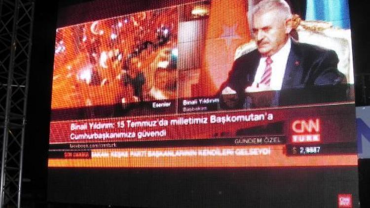 Demokrasi Nöbetinde CNN Türk ekranında Başbakan Yıldırımı izlediler