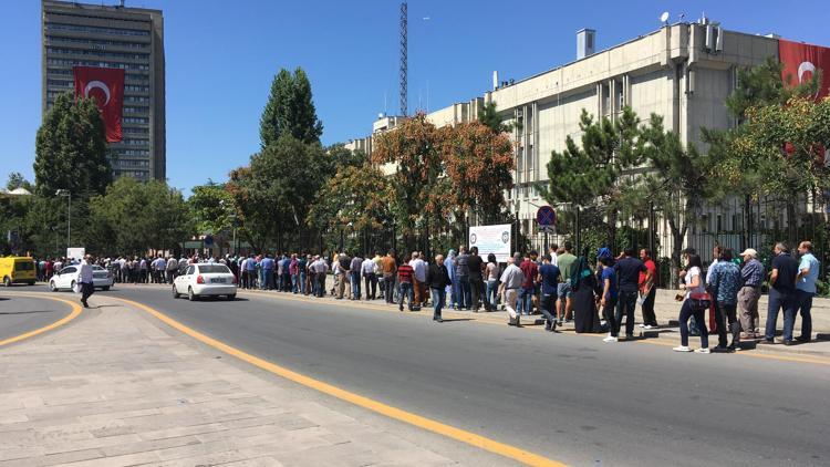 Pasaport işlemleri pazartesi başlayacak