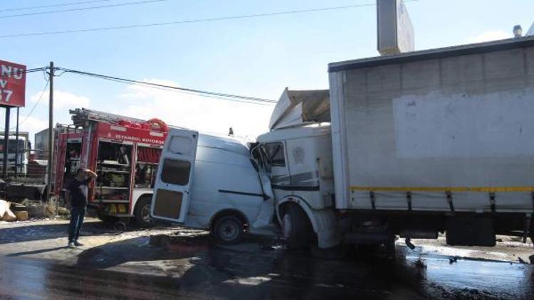 Tuzlada trafik kazası ;1 ölü ,2 yaralı...