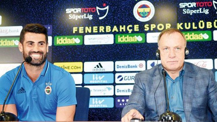 Advocaat F.Bahçe ile sözleşme imzaladı, iddialı konuştu