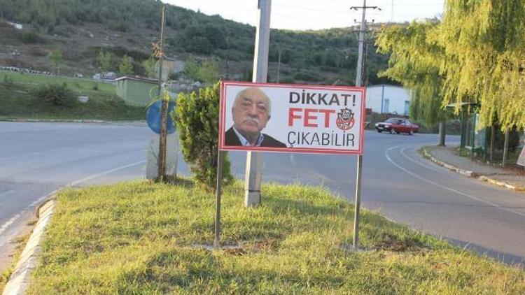 Trafik tabelalarında yazan Dikkat FETÖ çıkabilir levhaları kaldırıldı