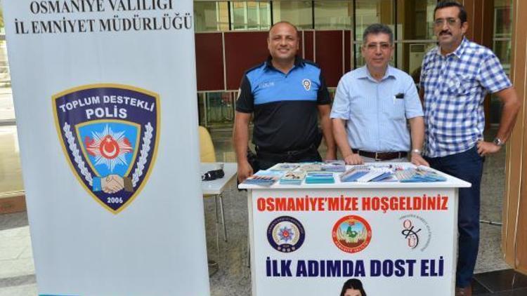 Polis, kayıt için gelen üniversitelileri terör örgütlerine karşı uyardı