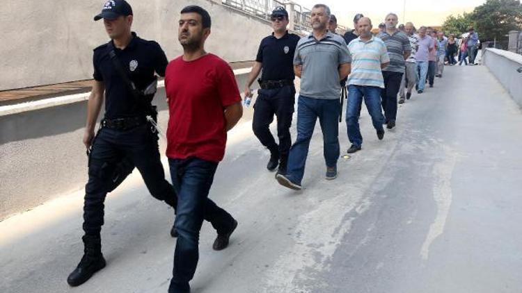 Mersinde FETÖden gözaltına alınan 30 polis adliyede