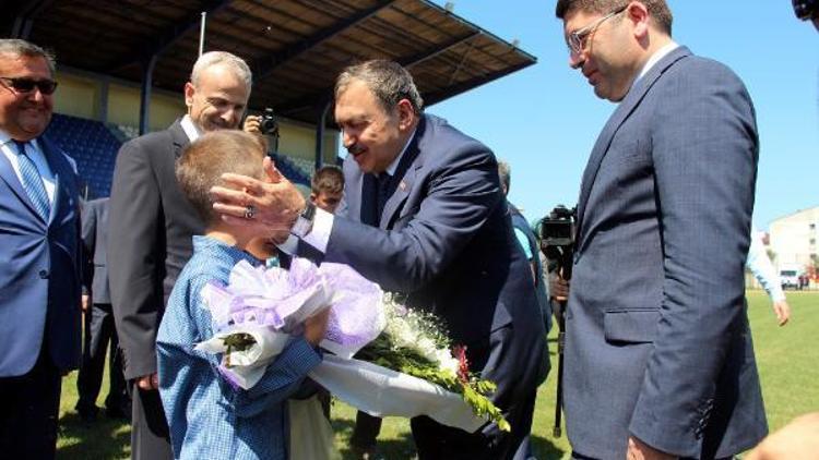 Bakan Eroğlu, sel felaketinin yaşandığı Bartında incelemelerde bulundu