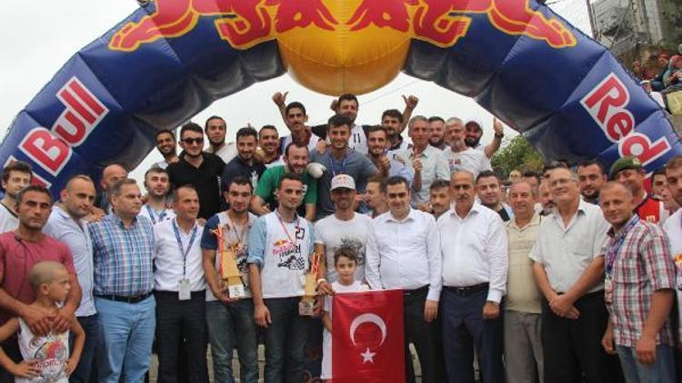 Formulaz tahta araba yarışları nefes kesti (2)