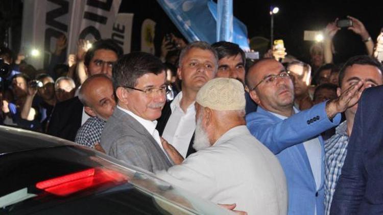 Davutoğlu: Türkiye, 15 Temmuz’dan sonra eskisinden daha güçlü ve beraberdir (2)