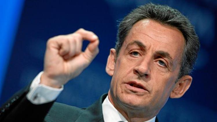 Sarkozy adaylığını açıkladı