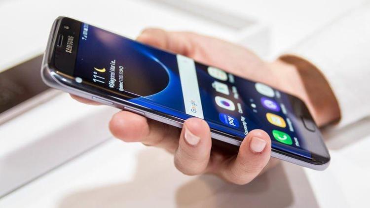Samsung telefonların fiyatları düşüyor