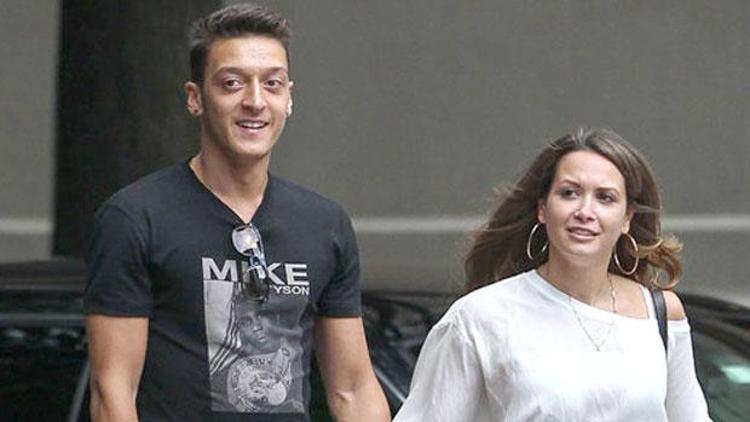 Mesut ile Mandy, birbirlerinden kopamadılar