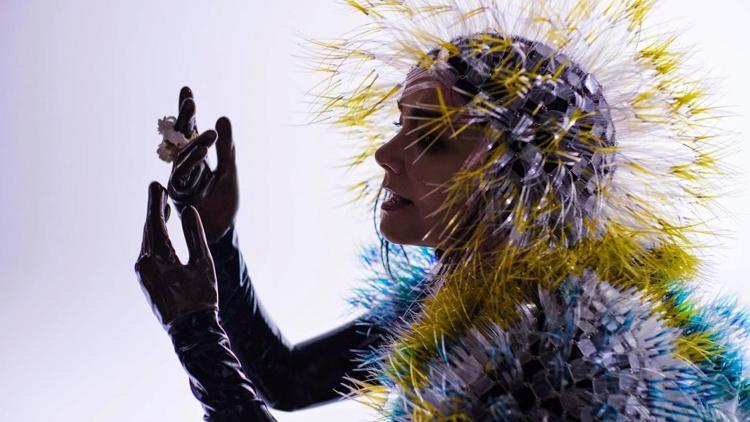 Björk’ün Sanal Gerçeklik Video Sergisi Montreal’de