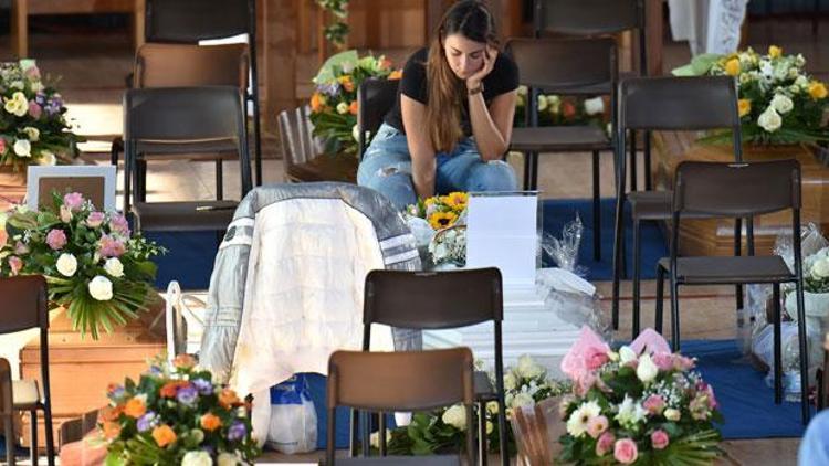 Ascoli Piceno’da cenazeler toprağa veriliyor