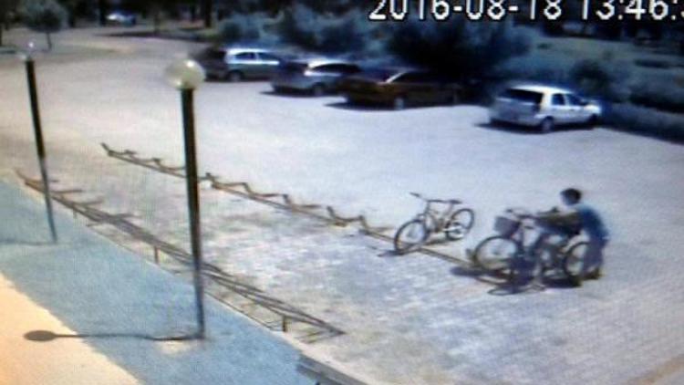 Üniversite otoparkından 12 günde 12 bisiklet çaldı