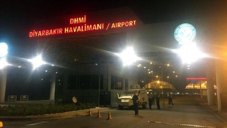 PKKlı teröristler, Diyarbakır Havalimanında polise roketatarlı saldırı düzenledi(2)