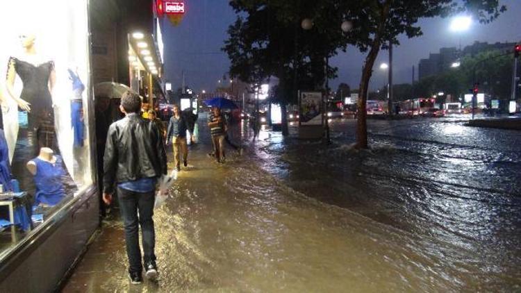 Başkentte sağanak yağmur etkili oldu