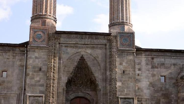 Çifte Minareli Medrese, restorasyon sonrası ziyarete açıldı