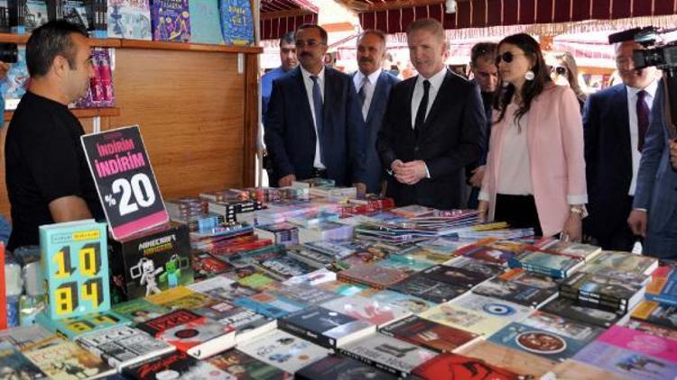 Sivasta kitap fuarı açıldı