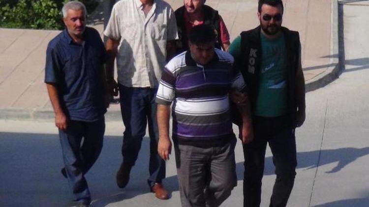 Saman yüklü kamyonda esrar sevkiyatına 3 tutuklama