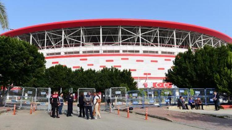 Antalya Stadında Rusya maçı için yoğun tedbir