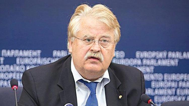 Elmar Brok: Ya Avrupa Parlamentosu bombalansaydı