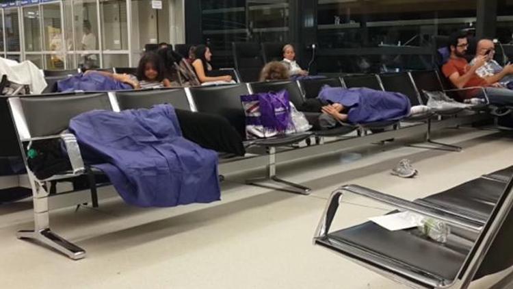 Viyana Havalimanı’nda Türk yolcular perişan oldu
