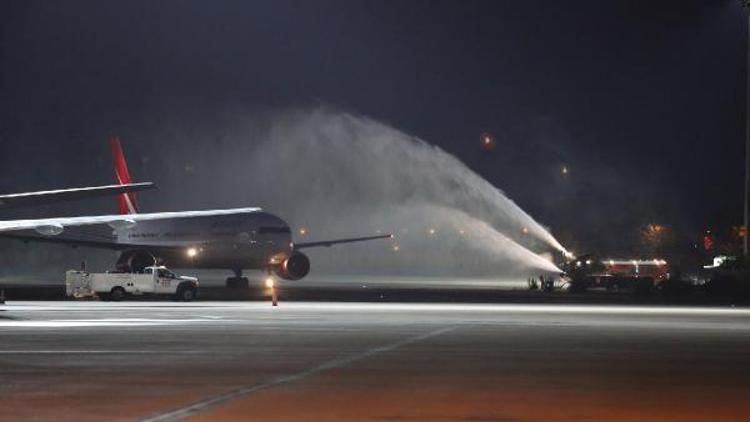 Rusya’dan ilk charter uçak Antalya’da