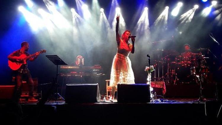 Nilüfer Müzik Festivali, Athena ve Ceylan Ertem konserleri ile  kapandı