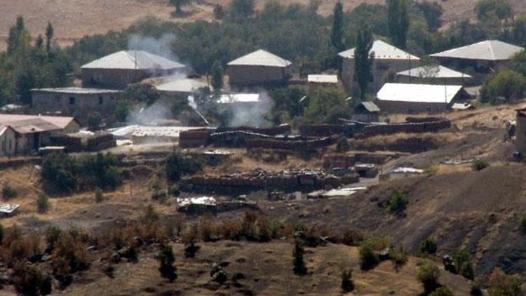 PKK’lı teröristler Derecik’te üs bölgeye saldırdı