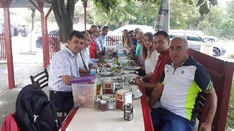 Başkan Karaman’dan, spor hocalarına yemek