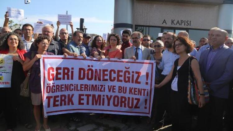 Kocaeli Üniversitesinde ihraç edilen akademisyenlerden tepki