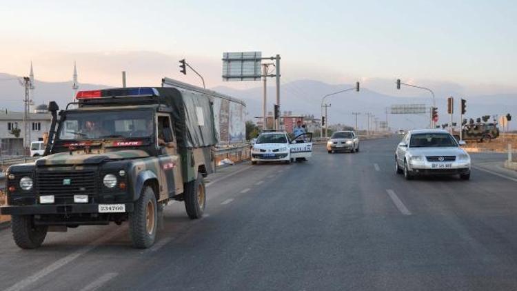 İstanbuldan sevk edilen Fırtına obüsleri İslahiyede