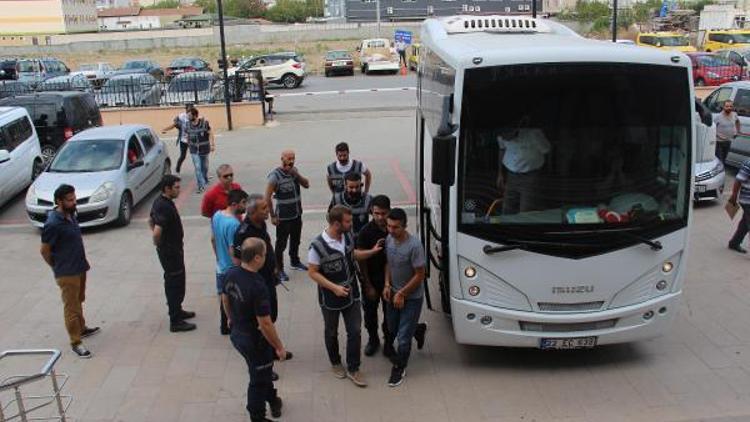 Edirne’de 11 polis ve 5 asker FETÖ’den gözaltına alındı