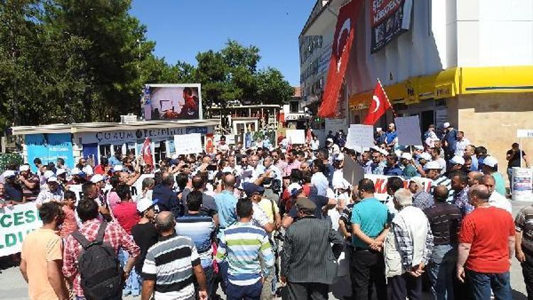 Çorumda işten çıkarılan 70 işçi eş ve çocuklarıyla eylem yaptı