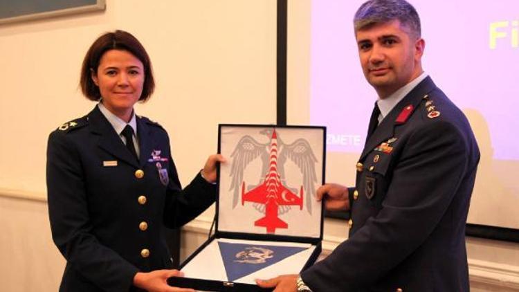 Türk Hava Kuvvetleri’nin ilk kadın filo komutanı Binbaşı Esra Özatay oldu