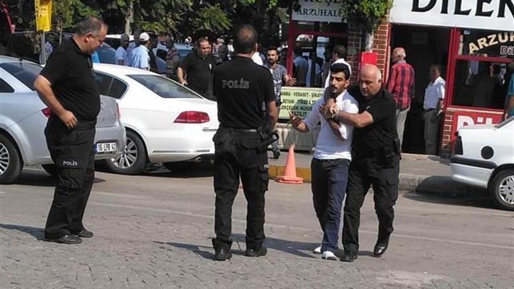 Adliyede büyük kavga... Polis ateş açtı