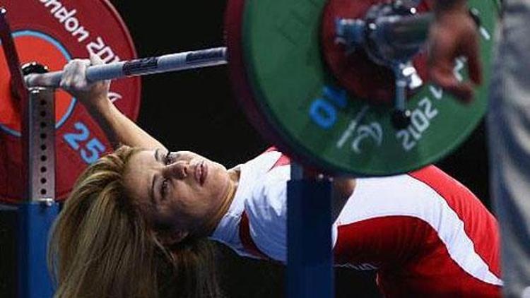 Nazmiye Muratlı, Rio 2016 Paralimpikte dünya rekoru kırdı
