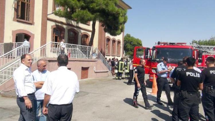 Konya Milli Eğitim Müdürlüğü arşivinde yangın paniği