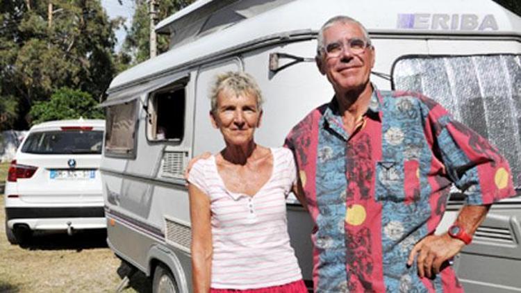 Fransız çift, 30 yıldır Demrede tatil yapıyor